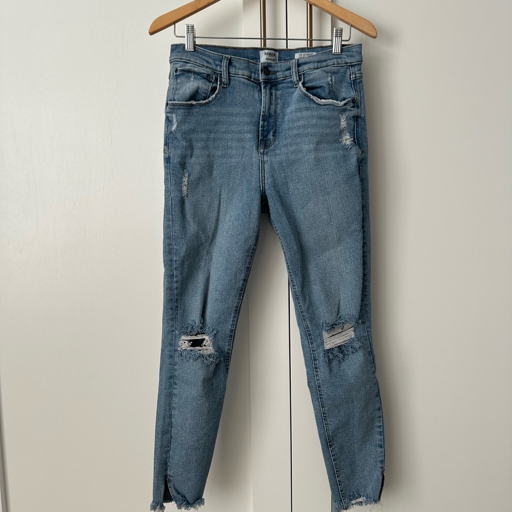 Kensie Light Blue Distressed Ankle Jeans